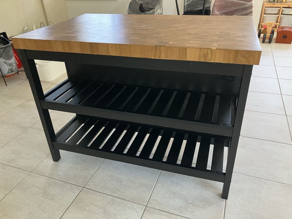 Allestimento di negozi e stand fieristici: Ikea Vadholma Kücheninsel – Usato da Jonen venduto da van_5b7m 2