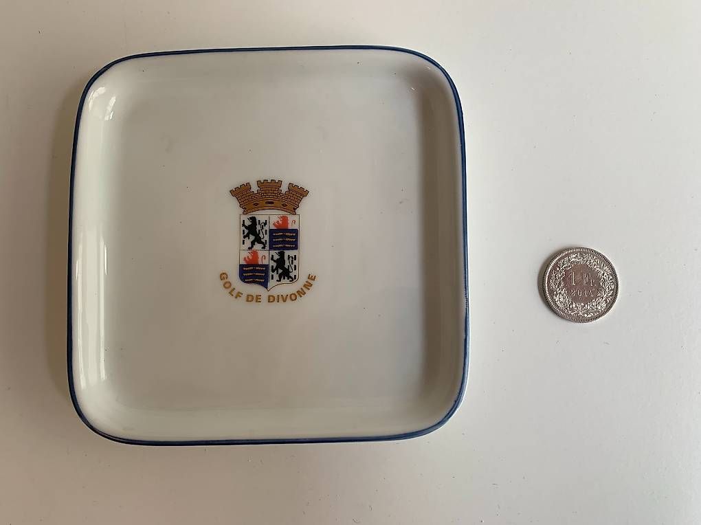 Aschenbecher: Cendrier en porcelaine "Golf de Divonne" – Gebraucht aus Genève von Johnny345 1