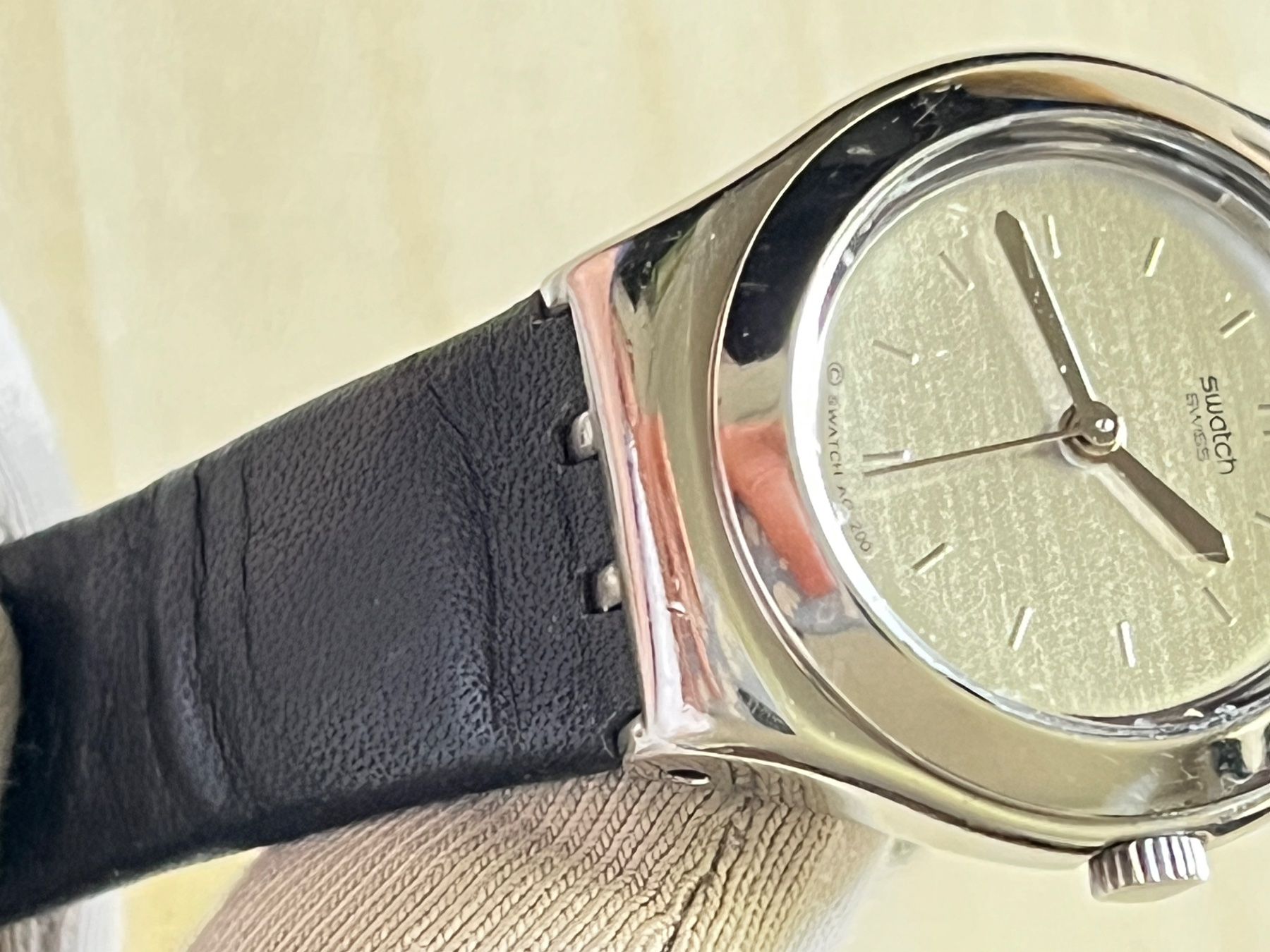 Swatch Orologi: Swatch Damenuhr Lederarmband Silberfarben – Usato da Grenchen venduto da chththl 7