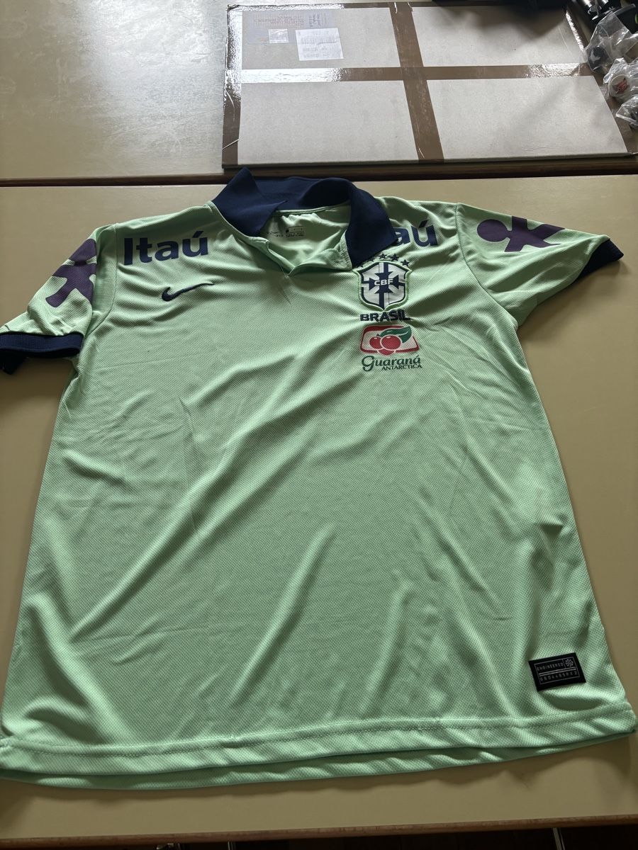 Maillots de corps & Pantalons: Brasil Polo Shirt M – D'occasion à Morges par Brunocunha05