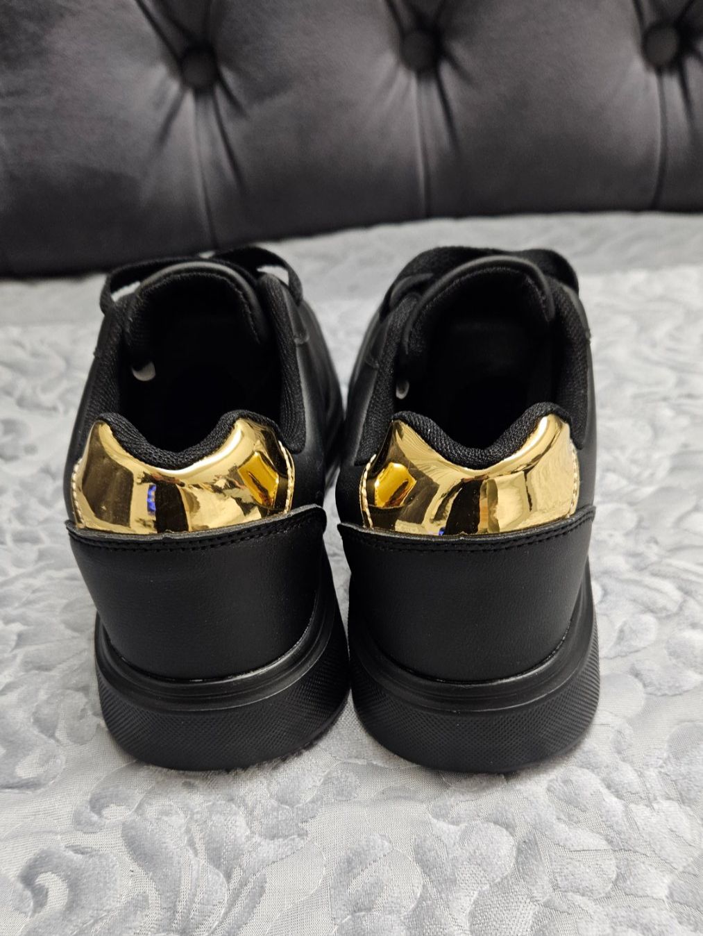 Scarpe da donna: Schöne Damen Sneaker Gr. 39 Neu – Nuovo e nell'imballaggio originale da Kreuzlingen venduto da RahMal 2