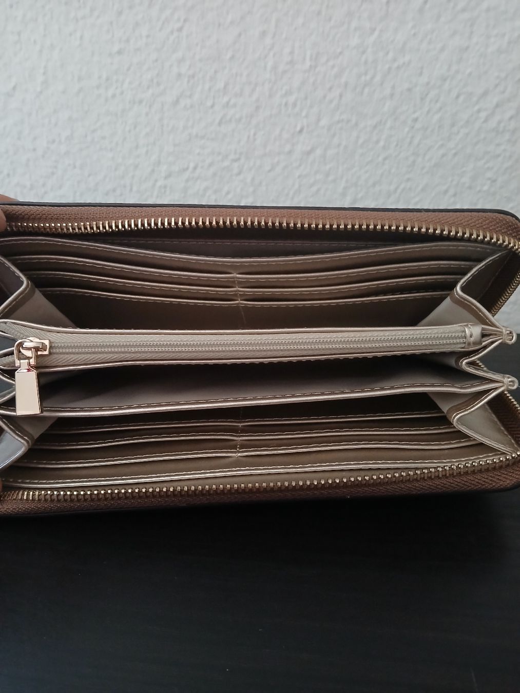 Guess Portamonete: !!! Guess Portemonnaie !!! – Usato da Reinach BL venduto da Ibizo69 2