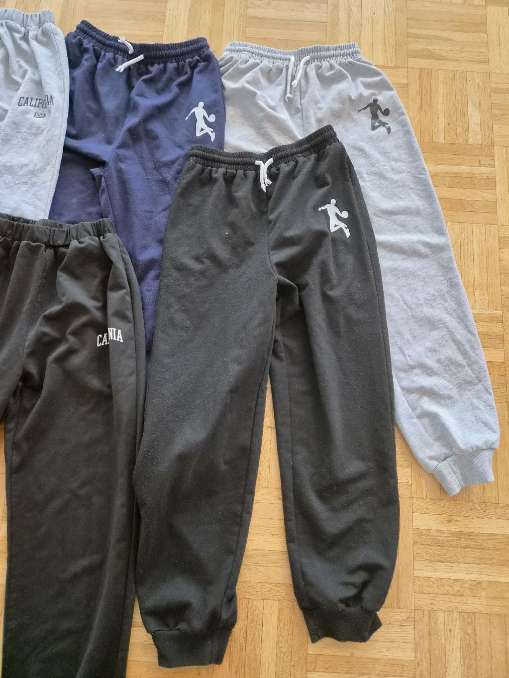 Lotti & Set di vestiti: Trainings Hosen – Usato da Küssnacht am Rigi venduto da Steffen08 2