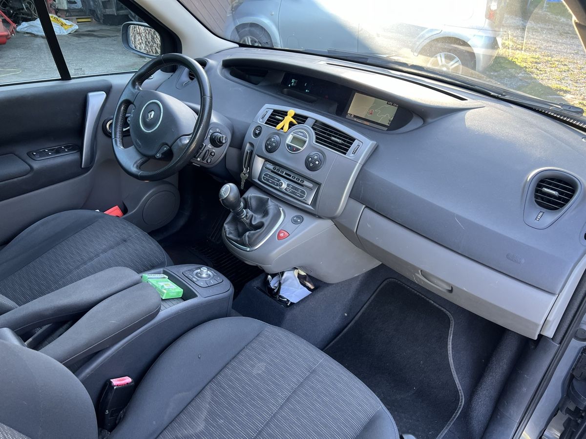 Autos: Renault Mégane Sénic ll – D'occasion à Sachseln par raffika91 4