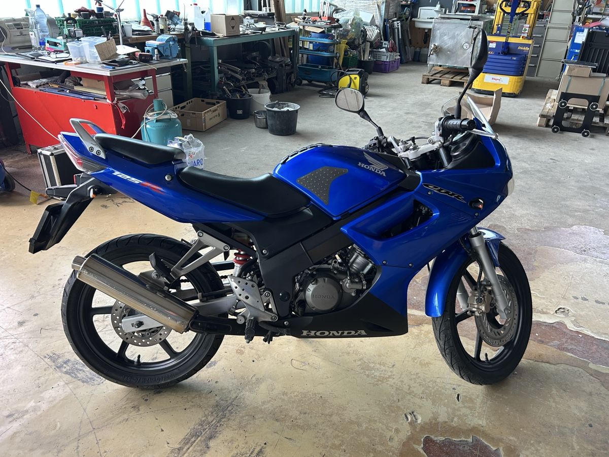 Honda Strada: Honda CBR  125R Motorrad – Usato da Oberriet SG venduto da Justizia1957 3