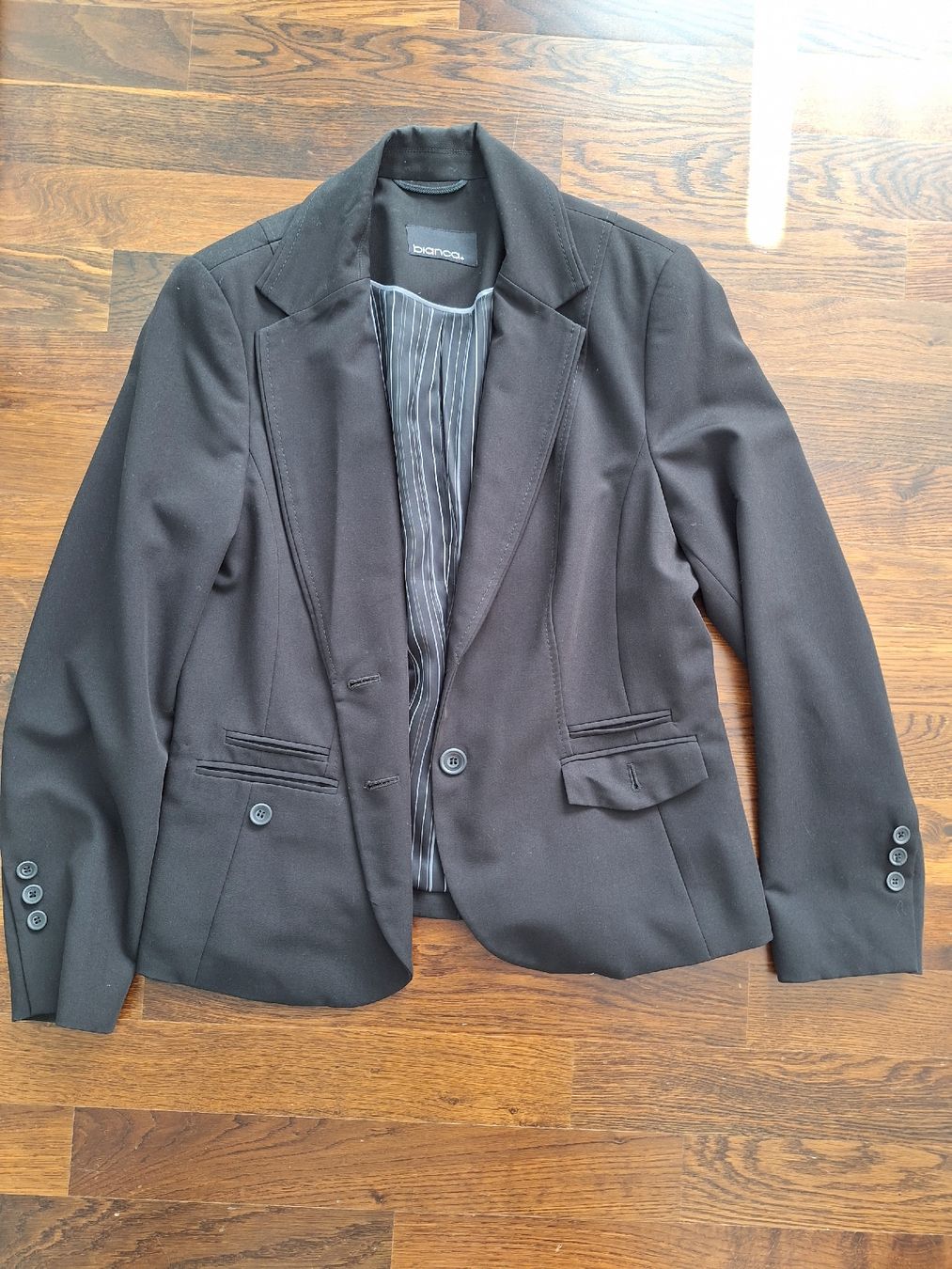 Jacken: Schicker Damen Blazer Grösse 40 Bianca schwarz – Gebraucht aus Brugg AG von ahauserd