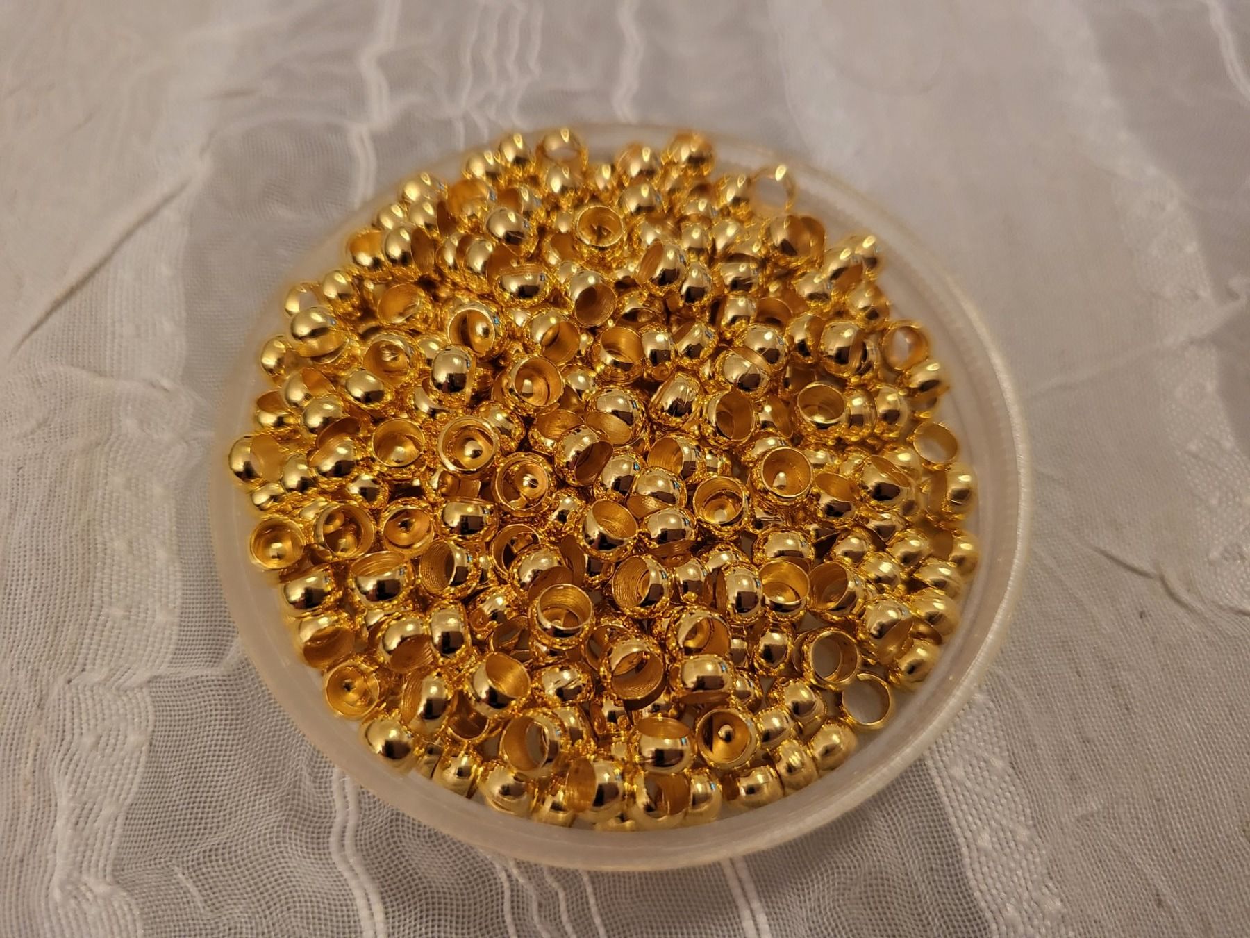 Perlen (unechte): Quetschperlen gold 4mm 100 stk – Neu und originalverpackt aus Dietikon von Eleda
