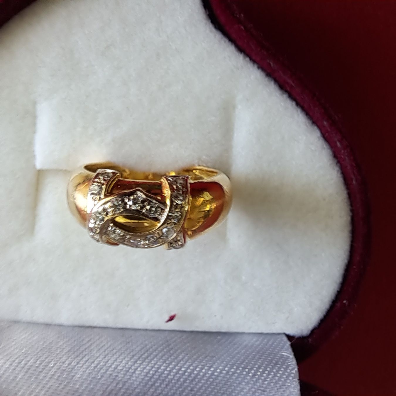 Ringe: Goldring mit kleinen Diamanten – Gebraucht aus Pfäffikon ZH von Valsangiaccomo 2