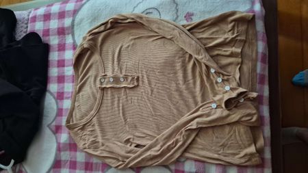 Damen Langarmshirt braun mit Knöpfen Grösse M