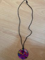 Joli collier coloré violet rond