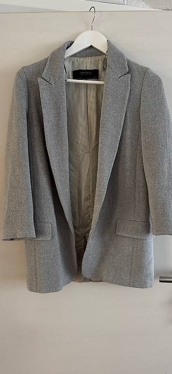 Vestes: Blazer und Jacken zu verkaufen – D'occasion à Münchenstein par mta_2wyb 1