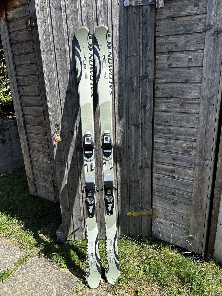 Salomon Skis: Skis Salomon 165cm – Gebraucht aus Reconvilier von ako_6n9m