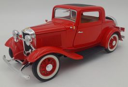 Road Legends 1932 Ford 3 Window Coupe 1 18 très bon état