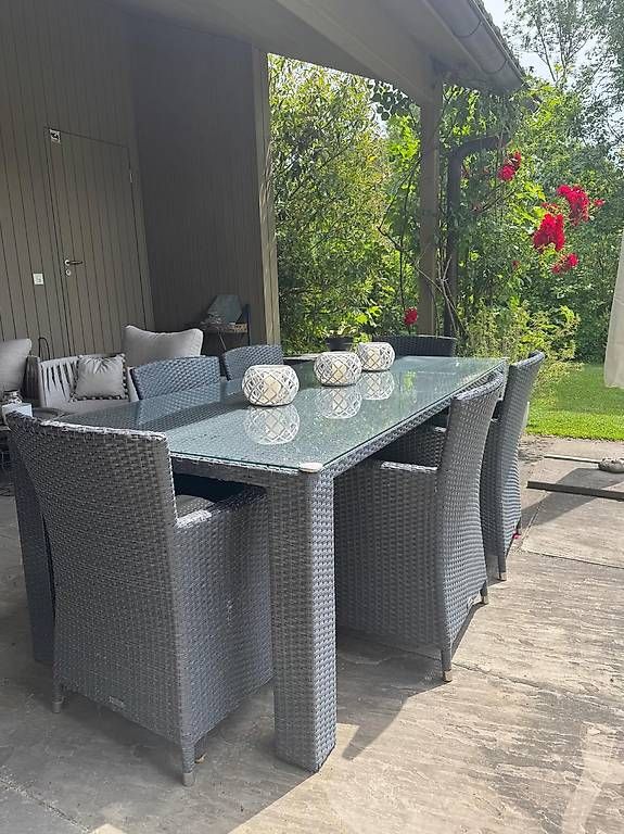 Set di tavolo e panche: Swiss Rattan Gartentisch Set mit 6 Stühlen – Usato da Jonen venduto da mriebe