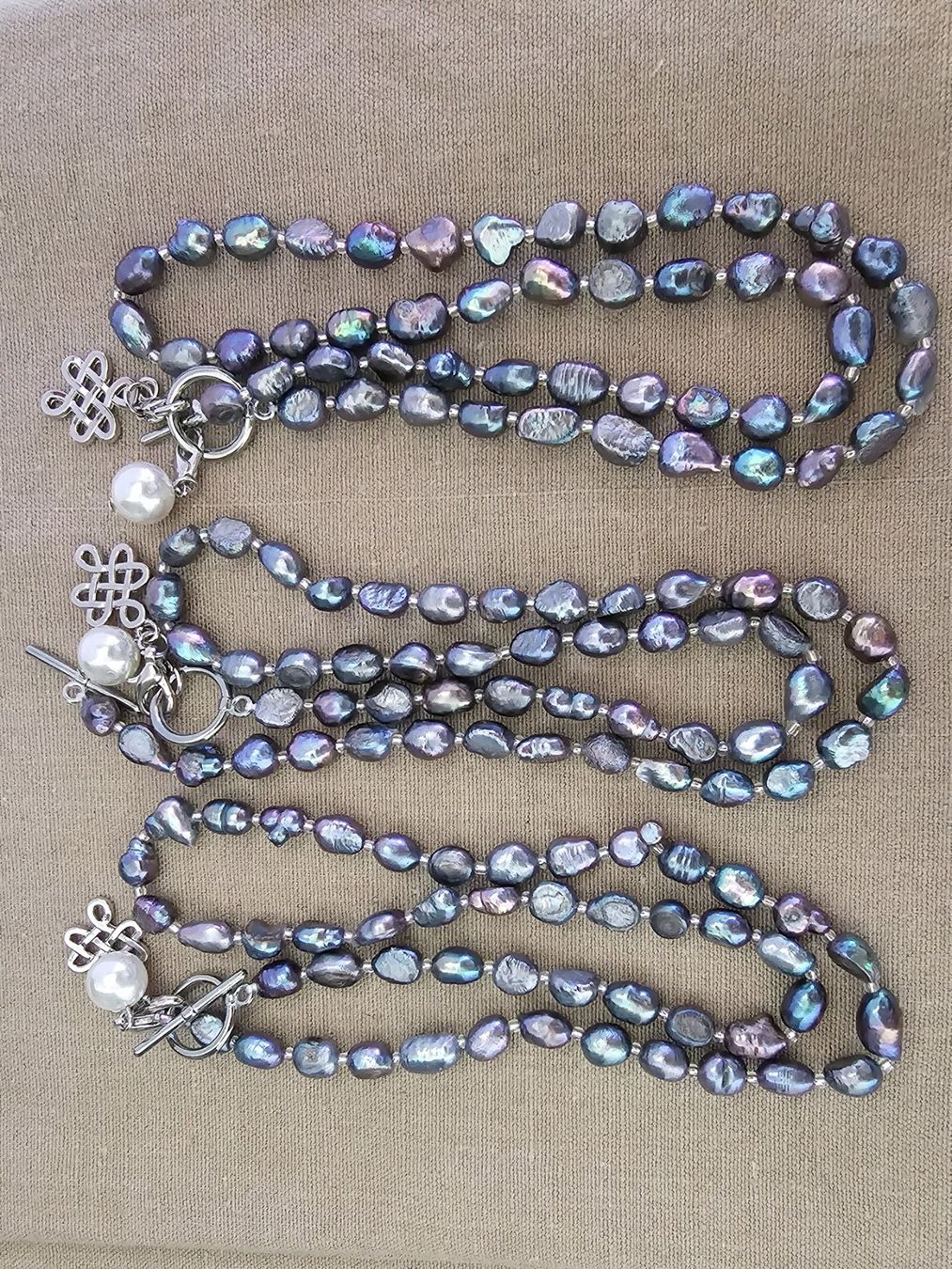 Catenine: Perlenkette lang Kette Zuchtperlen multicolor mit Charme – Nuovo (secondo la descrizione) da Riedt b. Erlen venduto da Gottestraene 7