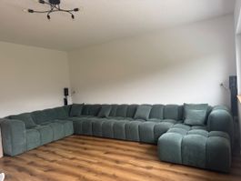 Grosses Ecksofa in Grün neuwertiger Zustand
