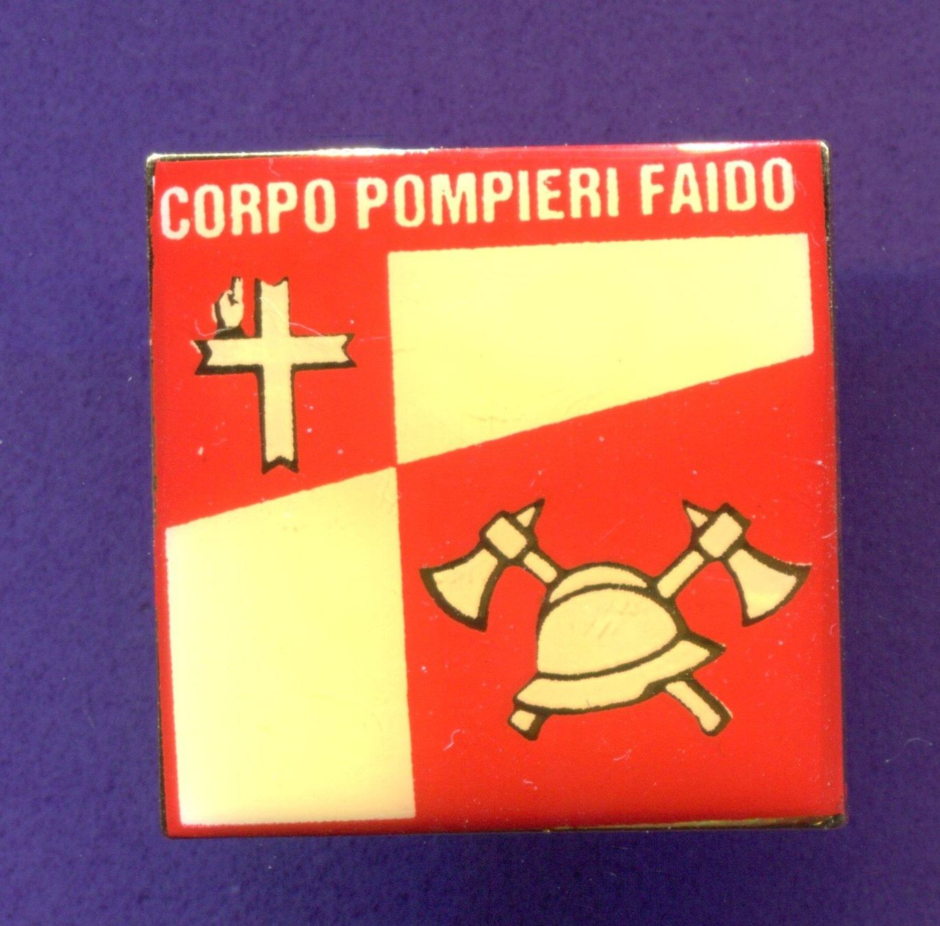 Placchette & Badge: SAPEURS-POMMIERS	FAIDO – Usato da Winterthur venduto da Sammleroase