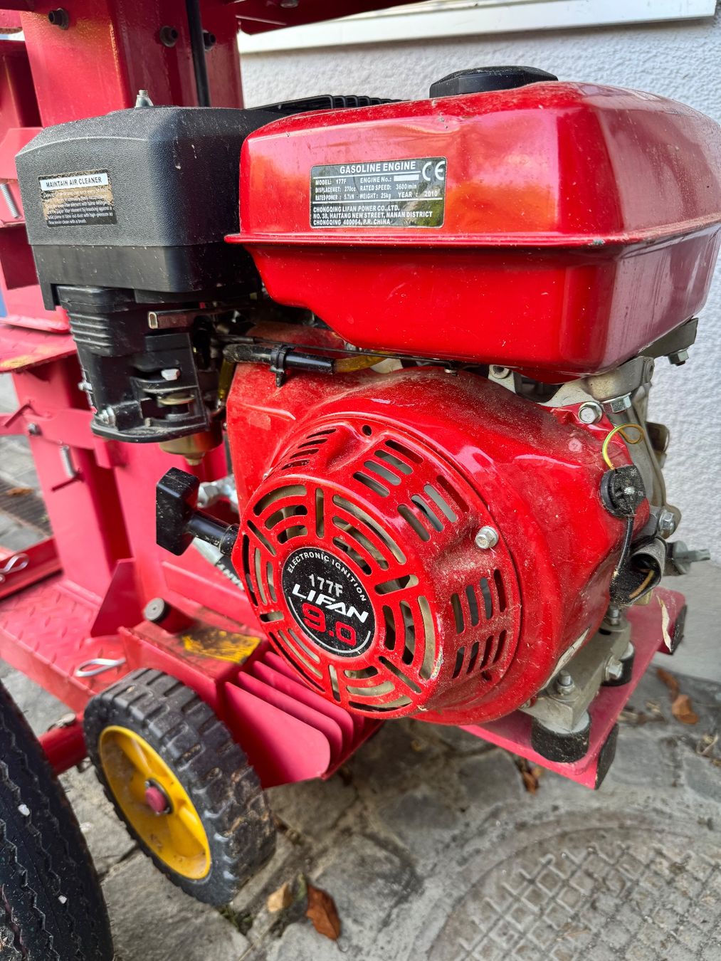 Toutes les machines: Holzspalter mit Benzinmotor – Défectueux à Stäfa par Handymen1 2
