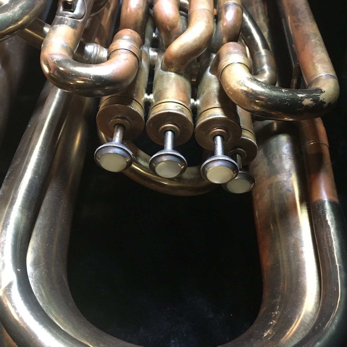 Strumenti musicali: Tuba in Eb C.G. Conn, 4 Ventil – Usato da Aarau venduto da Drehherz 1