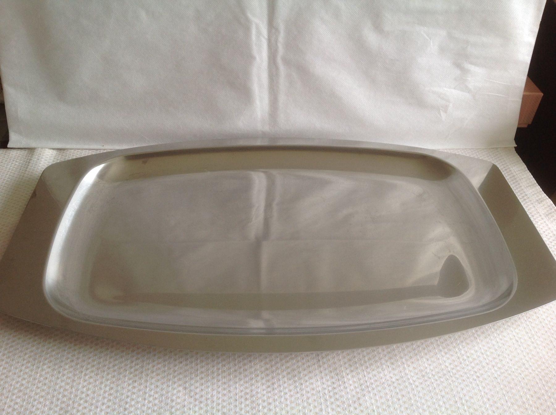 Piatti di portata: Spring - grand plat en inox – Usato da Sion venduto da accroshoes