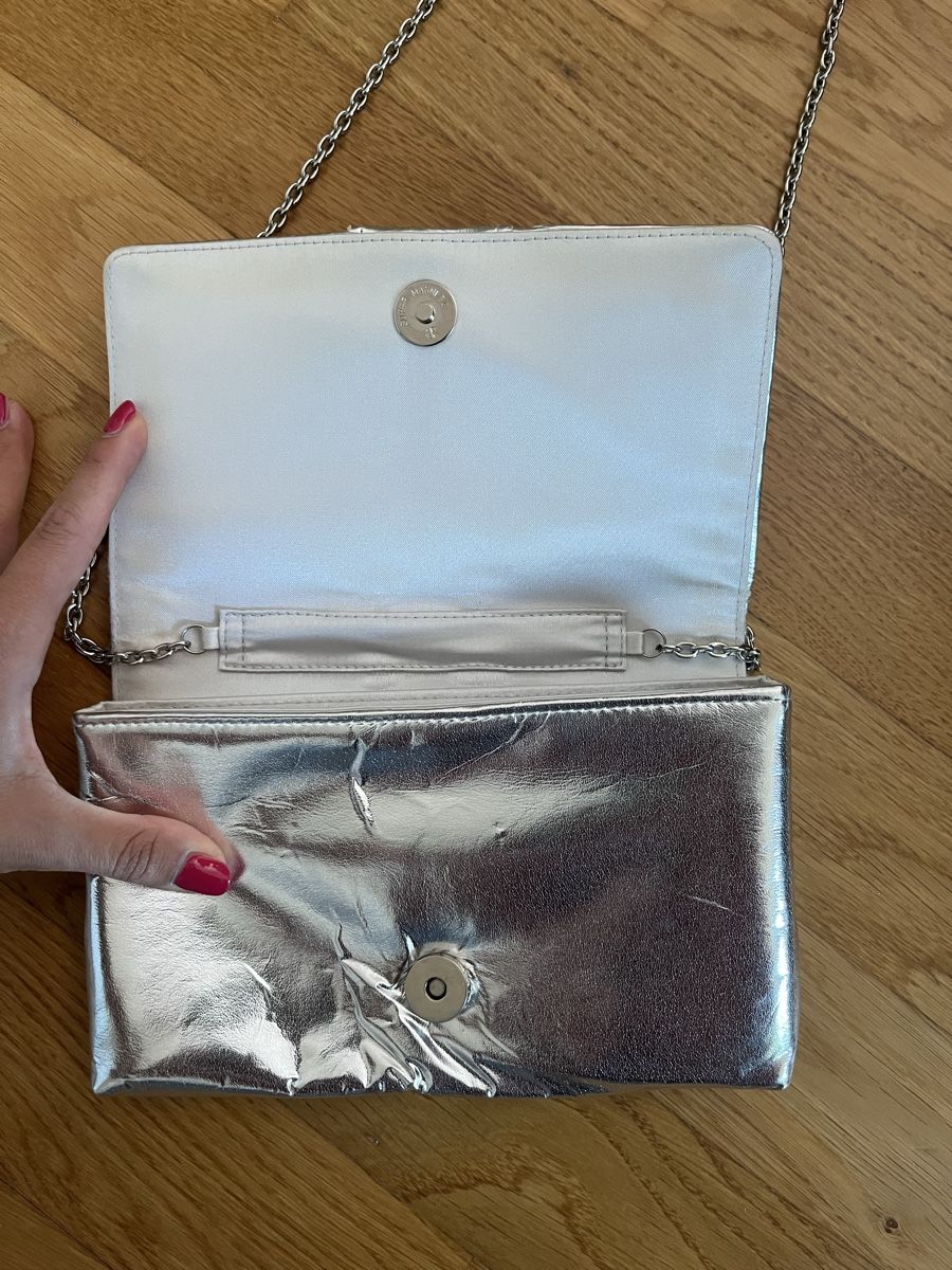 Globus Taschen für Damen: Kleine silberne Globus Tasche – Gebraucht aus Stadel von Comporta 1