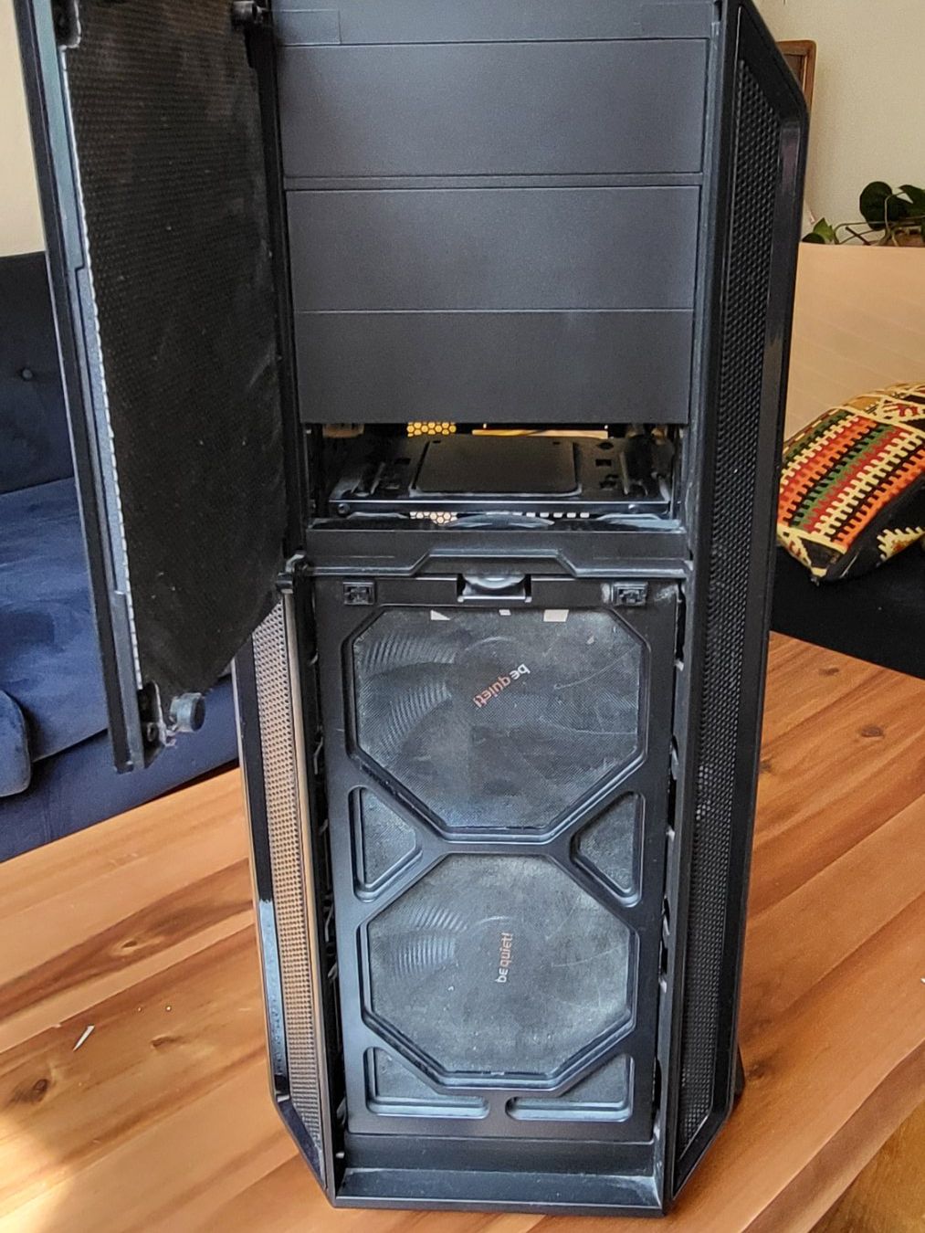 beQuiet! Custodie: Be Quiet! Silent Base 800, ATX PC Gehäuse – Usato da Bern venduto da nic_x6gy 3