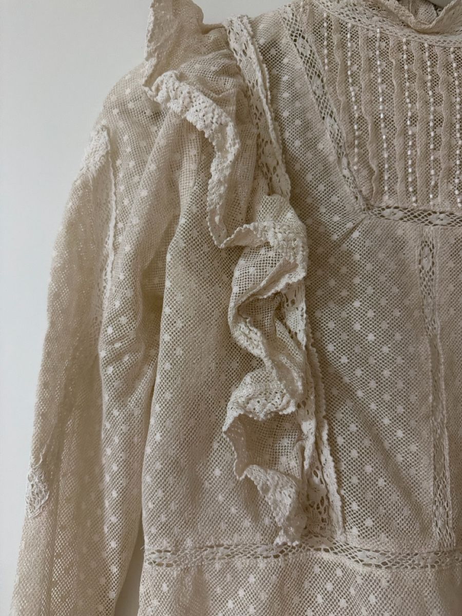 Zara Blusen: Damen Spitzenbluse mit Rüschen Grösse S neu – Neu (gemäss Beschreibung) aus Niederhasli von Luxevault 2