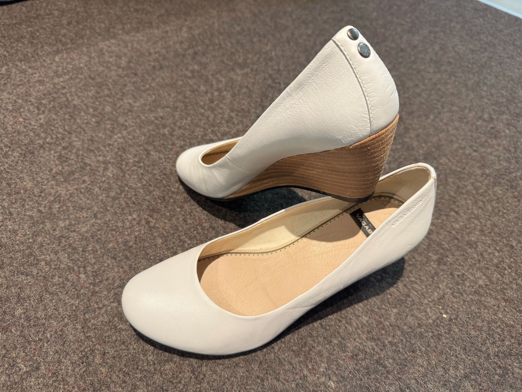 Scarpe da donna: 3 Paar Damenschuhe Gr. 38 – Usato da Volketswil venduto da salander90 2