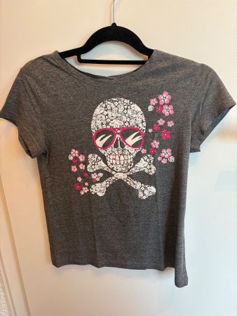 💀 T-shirt H&M tête de mort fleurie rose – T.128/140