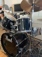 Pearl Schlagzeug Set - Schwarz, guter Zustand für Rockfans
