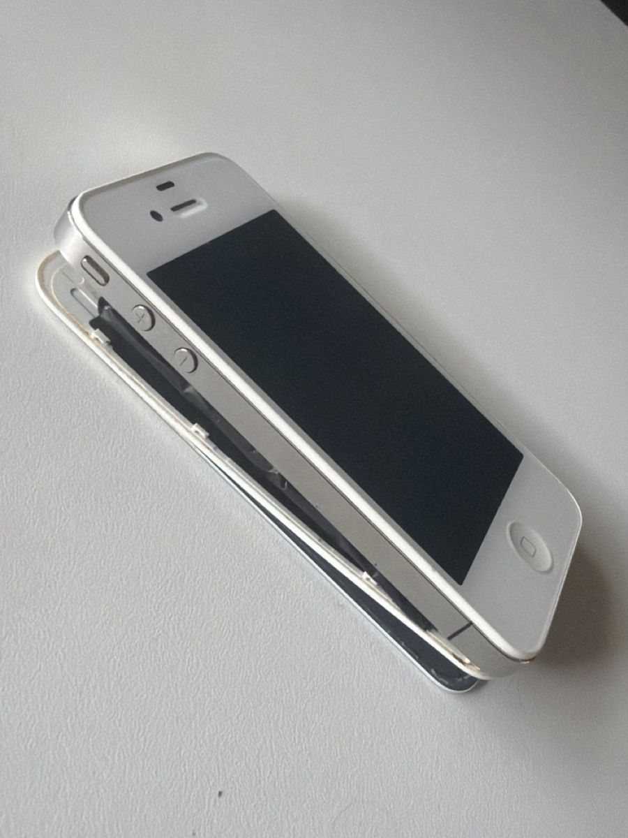 Apple Telefoni cellulari / Smartphones: iPhone 4 model A1332 White Defekt  – Difettoso da St-Maurice venduto da Gbarman 2