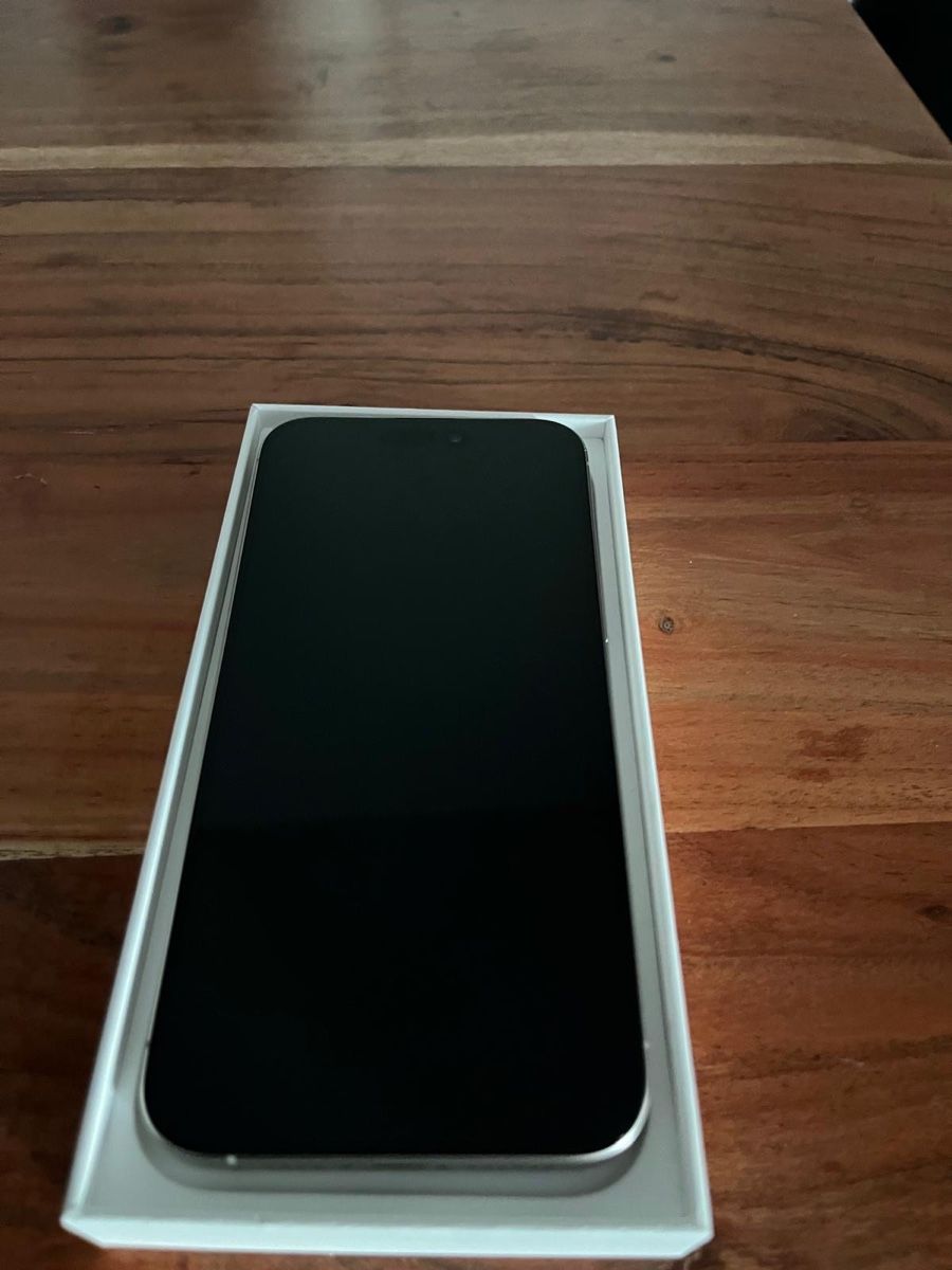 Apple Telefoni cellulari / Smartphones: IPhone 15 Pro Max – Nuovo (secondo la descrizione) da Flawil venduto da arben040 2
