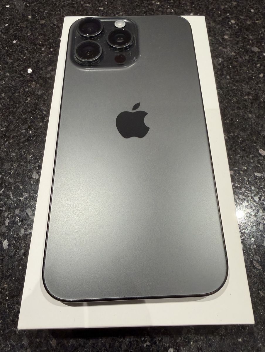 Apple Telefoni cellulari / Smartphones: Apple iPhone 15 Pro Max, 256GB – Usato da Steckborn venduto da Watte 1