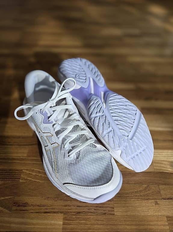 Asics Damenschuhe: ASICS Beyond Damen Hallenschuh, 39.5 – Gebraucht aus Luzern von Siimii 3