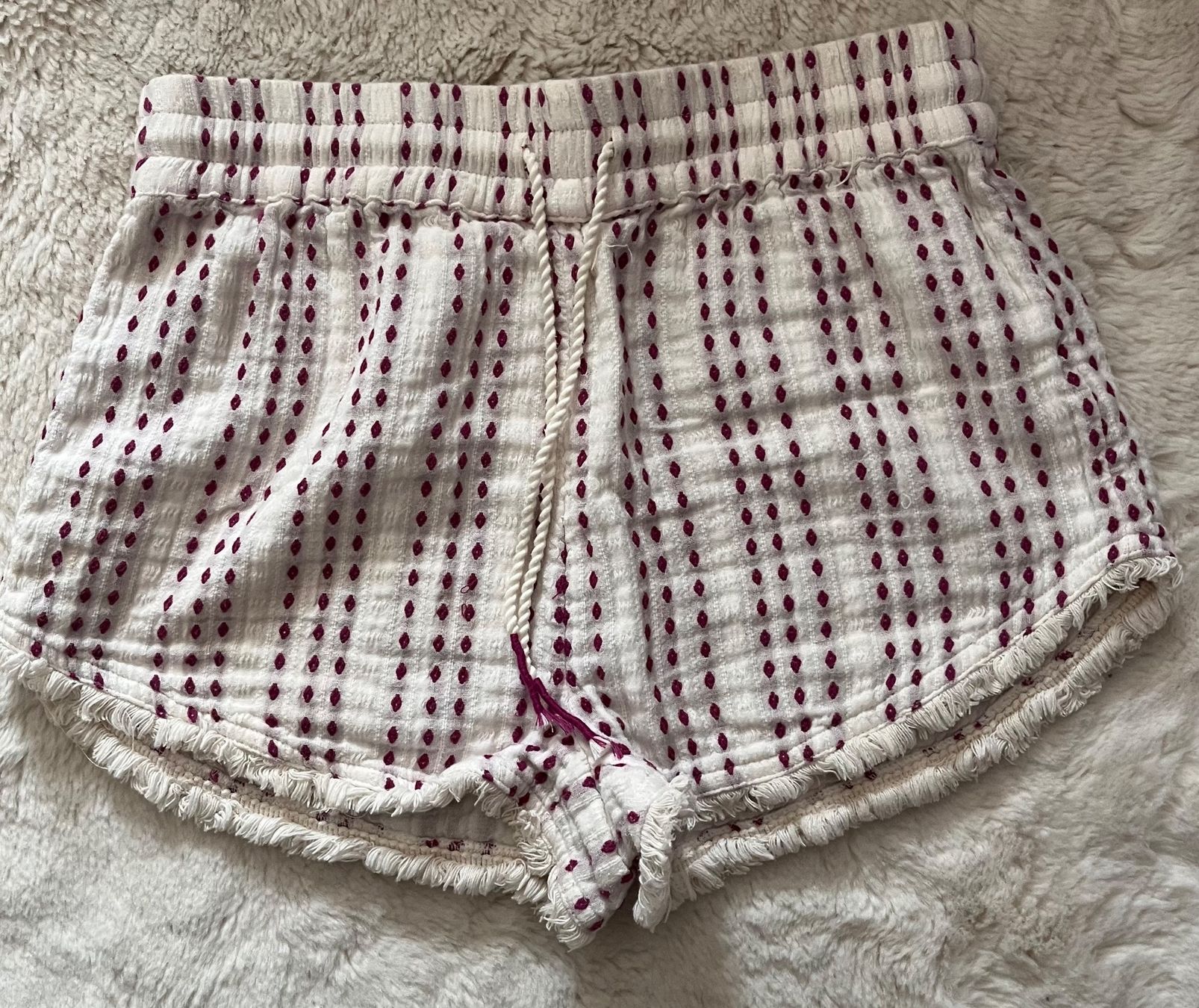 Etam Hosen: short blanc et violet – Gebraucht aus Bernex von claraaaa4 1