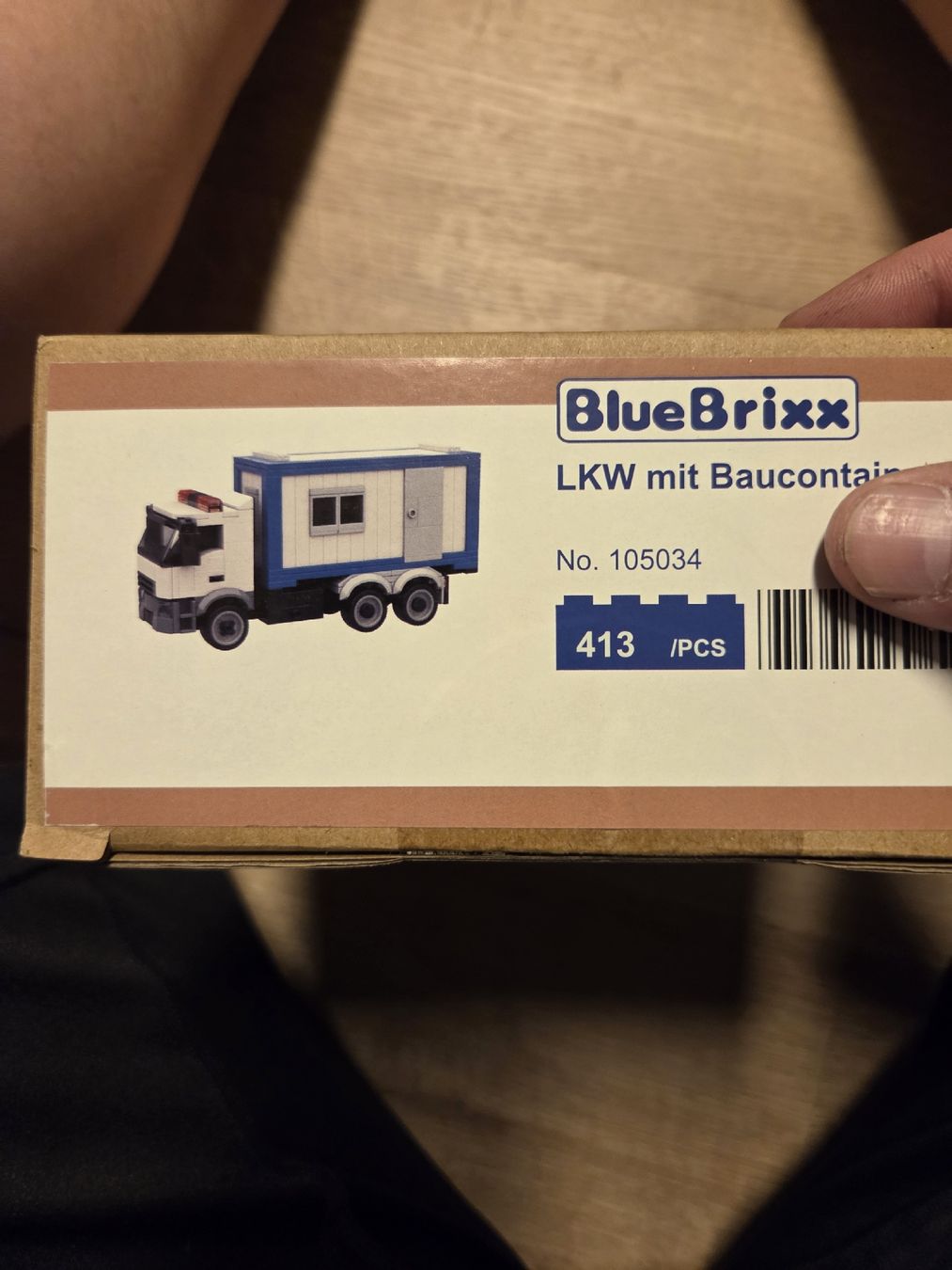 BlueBrixx Kit di costruzioni: Bluebrixx LKW mit Baucontainer – Nuovo e nell'imballaggio originale da Dussnang venduto da Patrick18001600