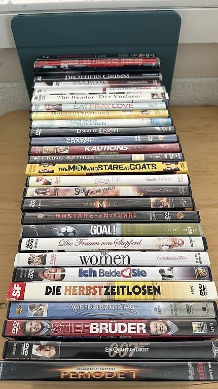 Tous les DVDs: DVD Paket Spielfilme & Serien – D'occasion à Dietikon par deyade 2