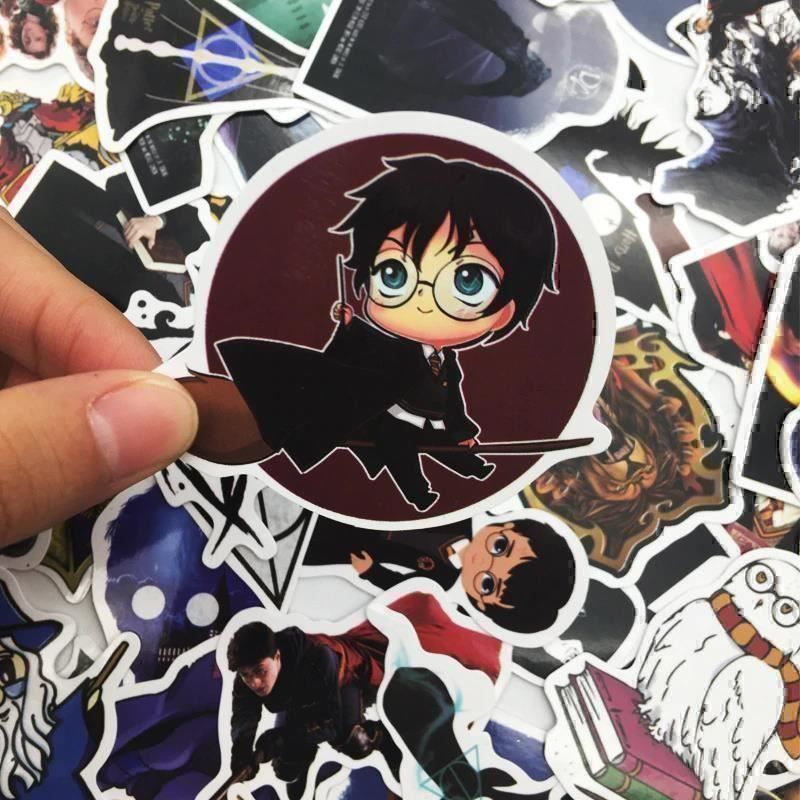 Sticker: 50 autocollants Harry Potter – Nuovo e nell'imballaggio originale da Gurmels venduto da Swisspod 1