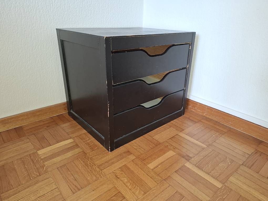 Comodini: Table de nuit – Usato da Lausanne venduto da oli.fauc 2