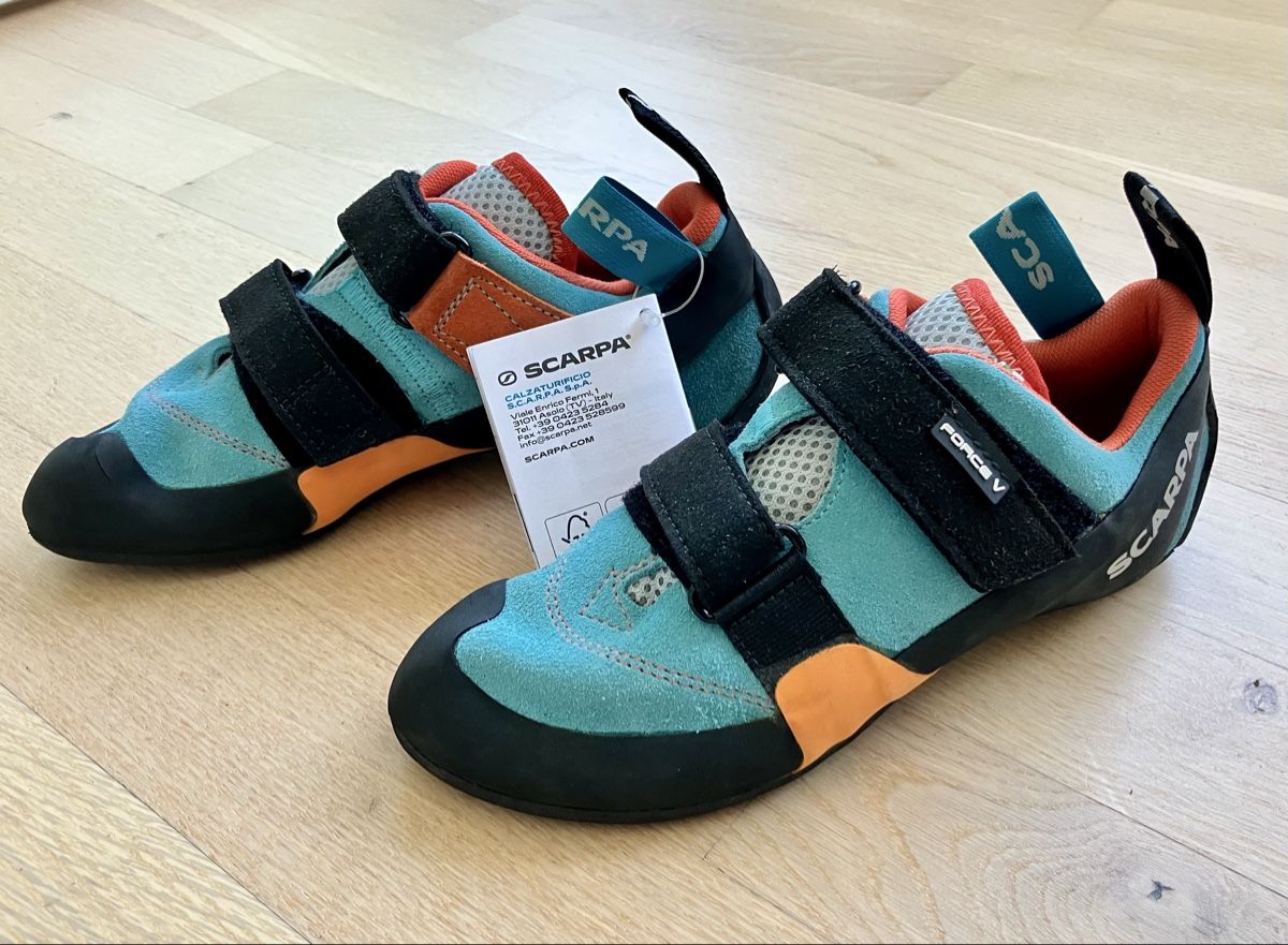 Scarpa Scarpe da donna: Scarpa Force V Kletterschuh, Damen, Grösse 39 – Nuovo e nell'imballaggio originale da Kriens venduto da ElianeT13