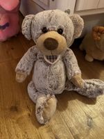 Süsser Teddybär "Plüsch & Company" sucht neues Zuhause 🧸