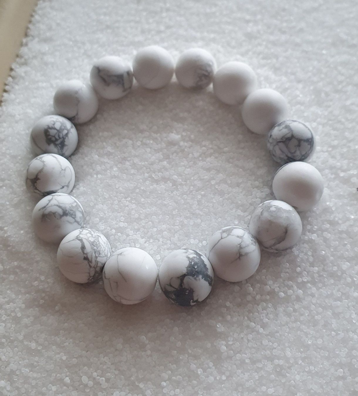 Bracciali & Braccialetti: Bracelet Howlite Magnésite Mate – Nuovo (secondo la descrizione) da Cossonay-Ville venduto da cba_69tt 1