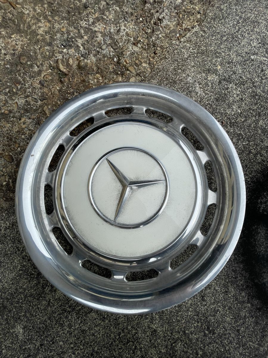 Mercedes-Benz Cerchioni: Radabdeckungen Radkappen Mercedes Oldtimer – Usato da Waltalingen venduto da AdrianTS 1