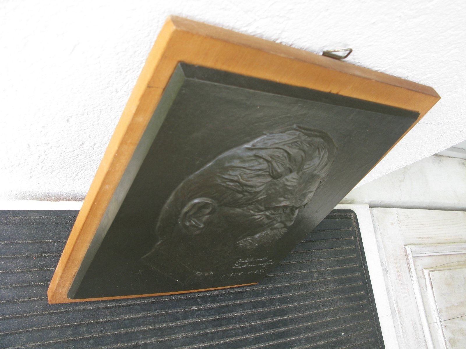 Foto & Immagini: Relief Albert Schweizer – Usato da Muttenz venduto da Bhuebi 2