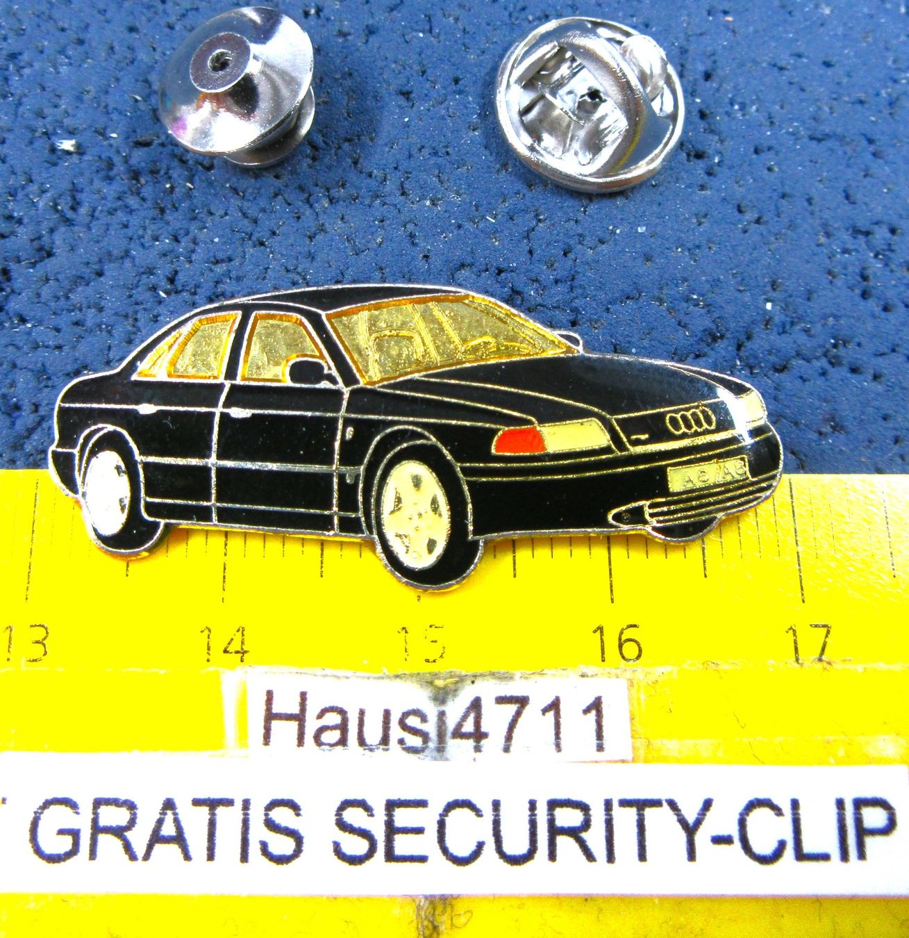 Audi Plaketten & Abzeichen: AUDI A6/8 SCHWARZ AUTO PIN GLASIERT MIT SECURITY-CLIP – Gebraucht aus Ettingen von Hausi4711