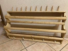 Schönes antikes Tellerregal aus Holz