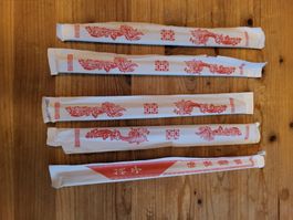 5 neue, verpackte Essstäbli