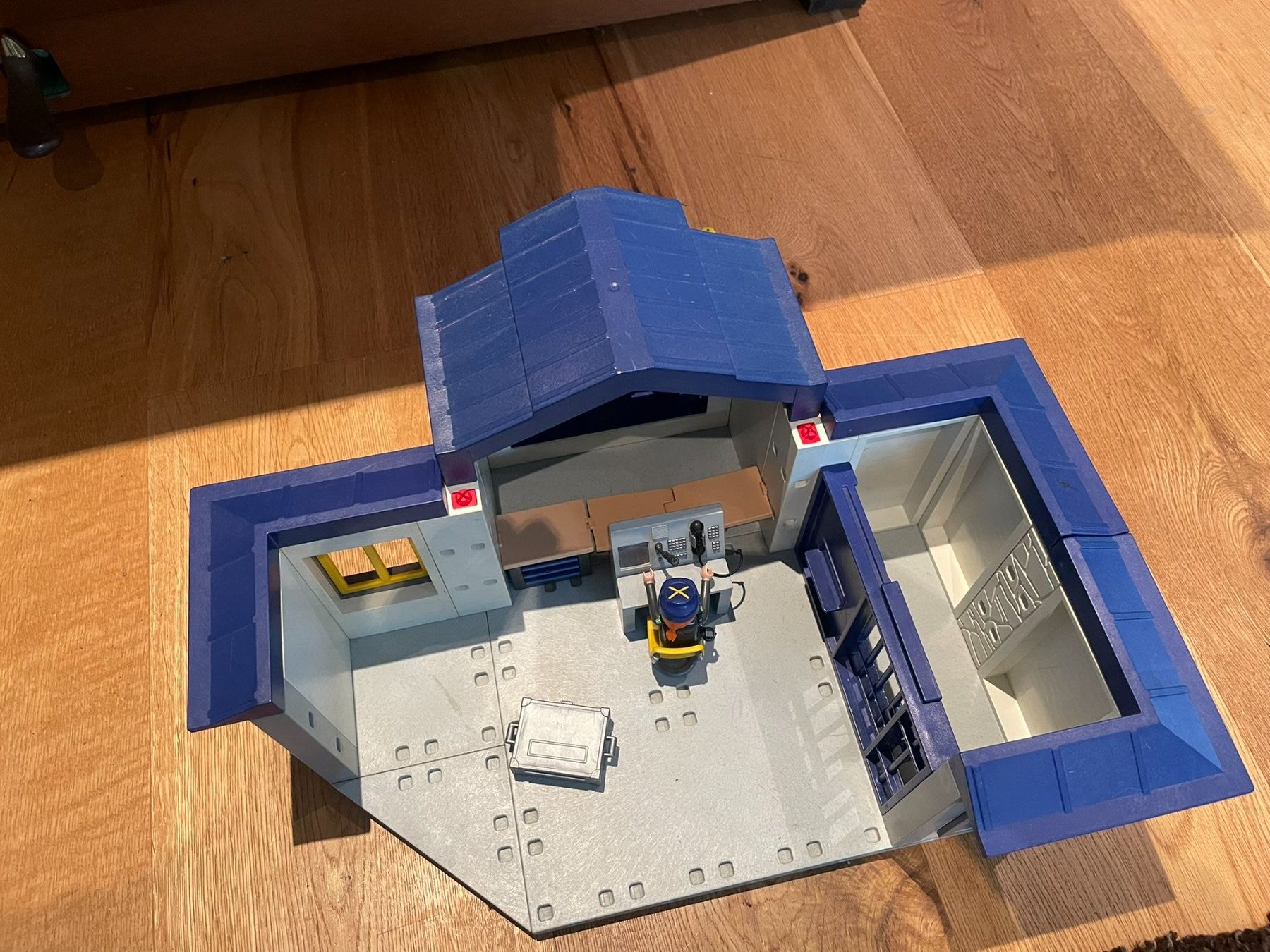 Playmobil Spielzeuge: Polizeistation Playmobil – Gebraucht aus Balterswil von sazu22 3