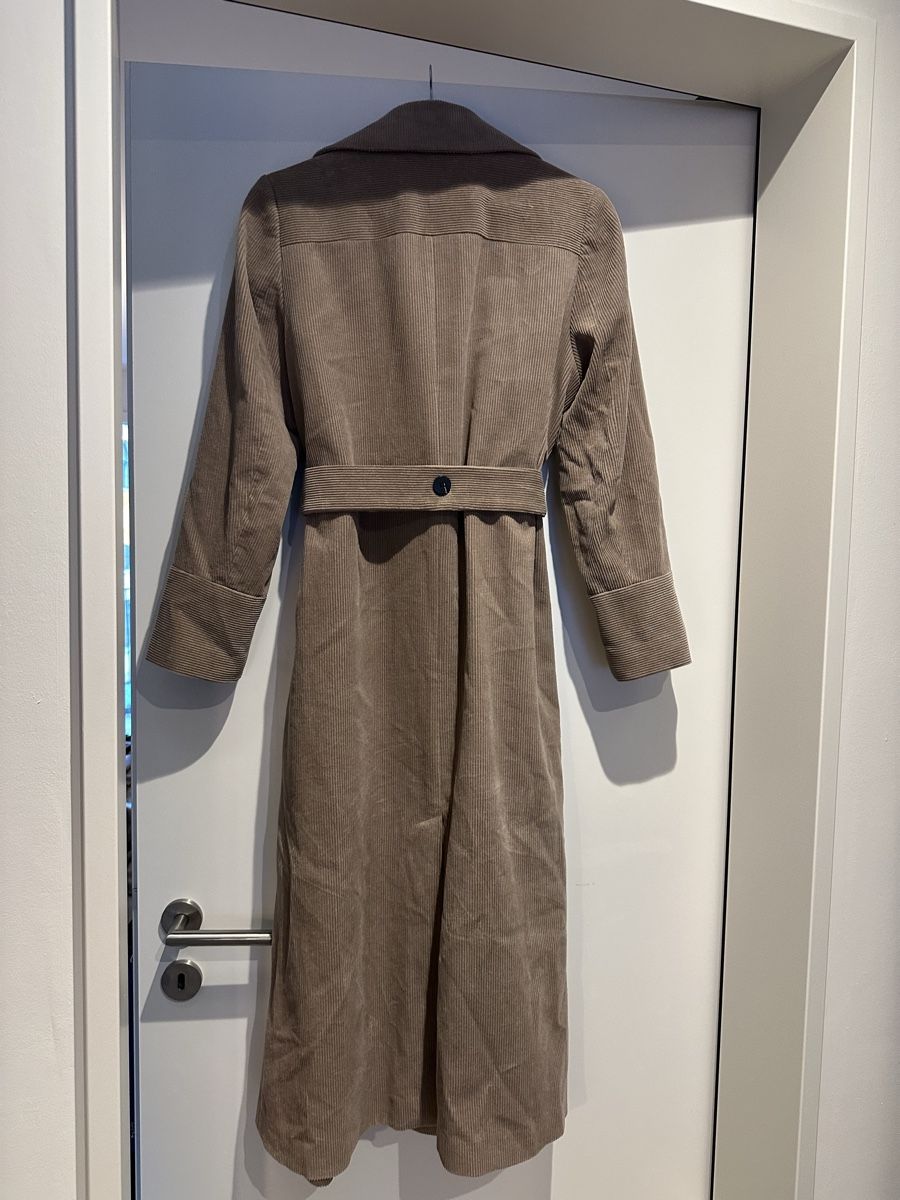 Cappotti: Cefinn beige corduroy coat – Usato da St. Niklausen LU venduto da lau_259n 3