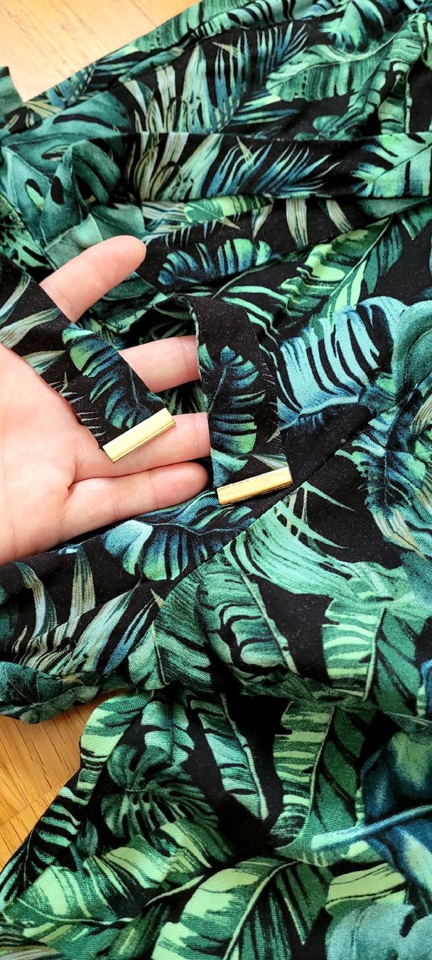 Pantaloni: Sommerhose mit Blattmuster, Grösse 36 neu – Nuovo (secondo la descrizione) da Emmenbrücke venduto da gatasalvache 6